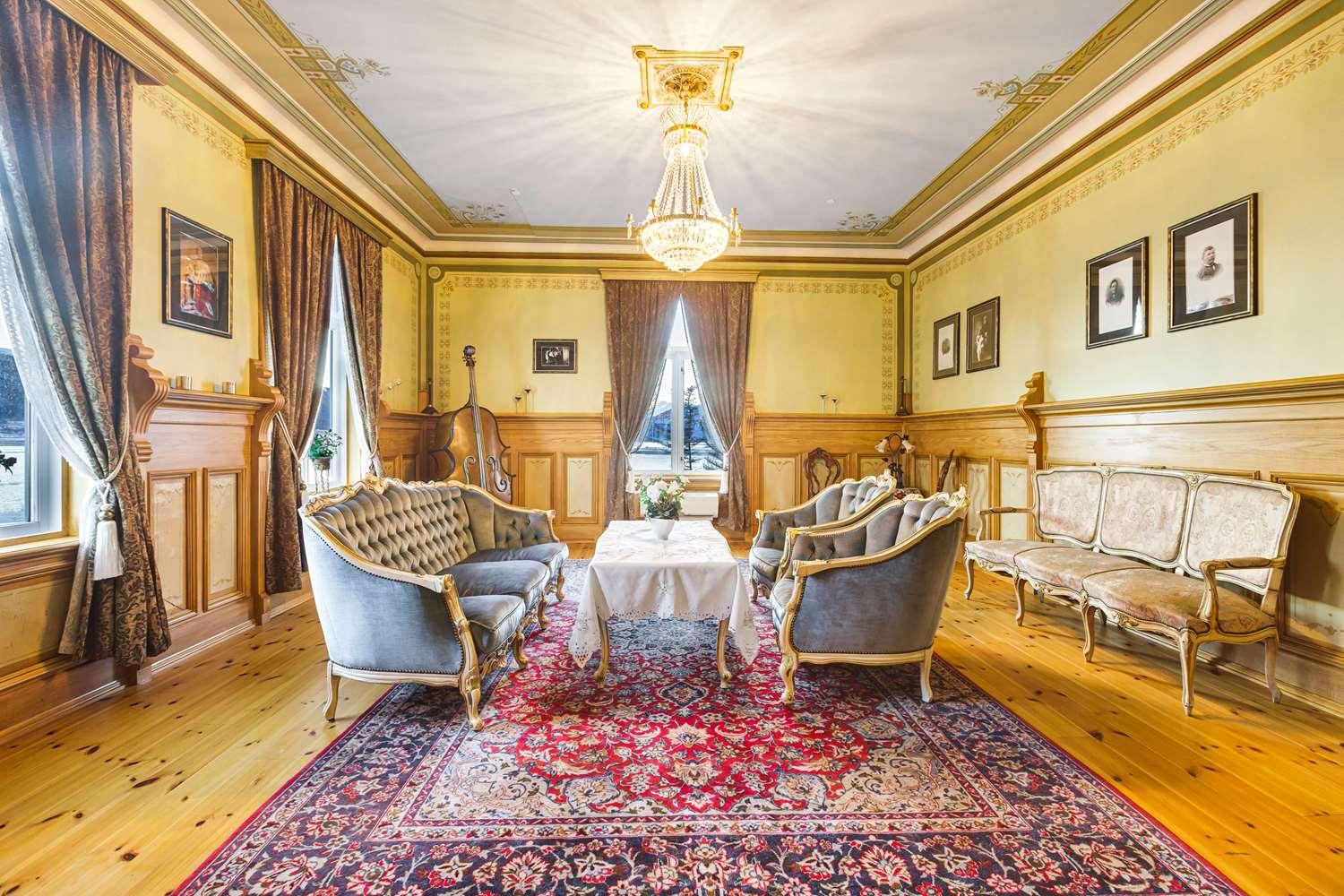 Sandtorgholmen - Western Signature Collection